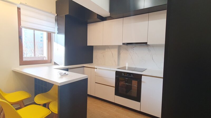 Titan Policlinica, Burdujeni, Codrii Neamtului, bloc nou, 2 locuri parcare