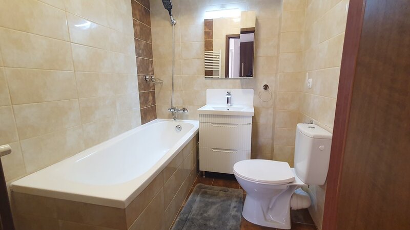 Titan Policlinica, Burdujeni, Codrii Neamtului, bloc nou, 2 locuri parcare